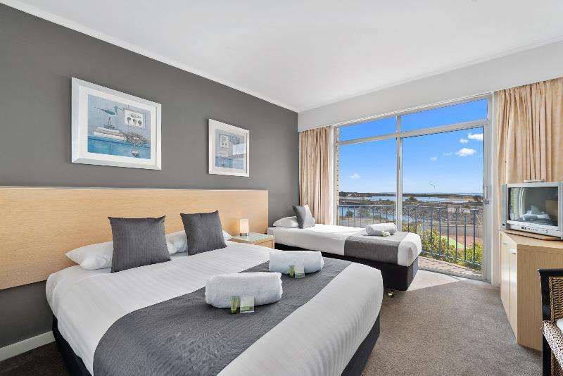 Scamander Beach Resort Hotel 4*